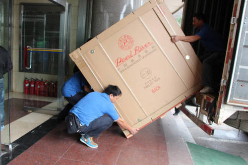 秀山钢琴贵重工艺品无忧运